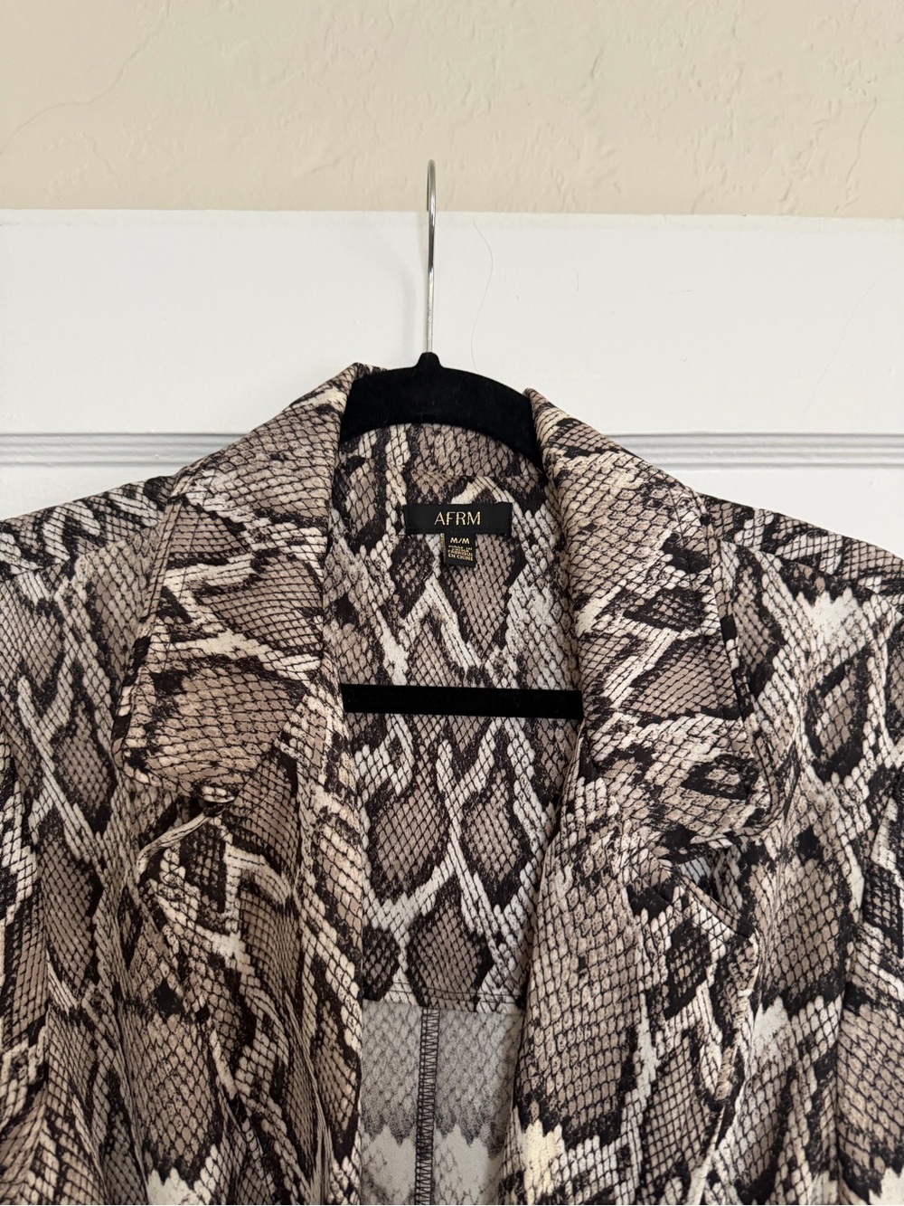 AFRM Women’s Hendrix Snakeskin Print Long Duster Trench - size medium - Picture 3 of 5